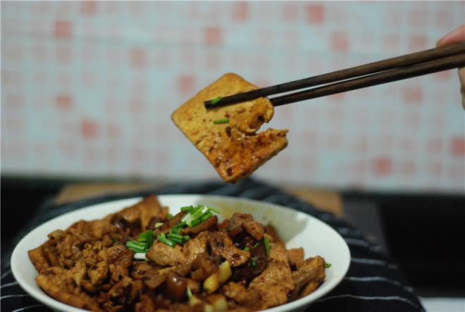 香煎豆腐炒肉片