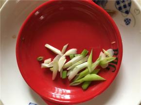 大葱斜切片状
