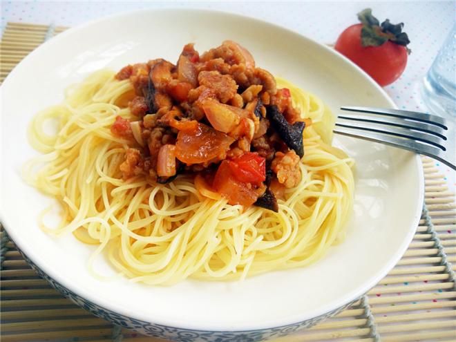 番茄肉酱烩意大利面