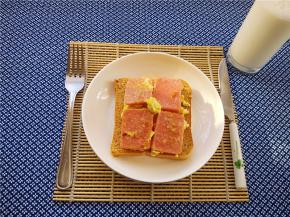 煎好后即可起锅装盘。