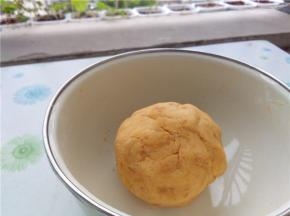 揉捏成团