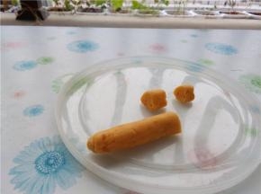 取少许搓成长条，切小块