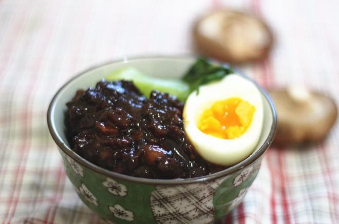 台式卤肉饭