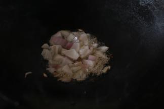 多放油小火放洋葱