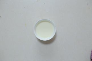 放在一起搅拌上锅隔水蒸一刻钟即可