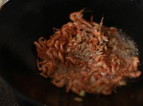 下锅油炸捞起即可
