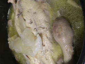 加入适量盐调味闷两分钟即可