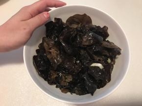 最终将各个佐料搅拌一下即可