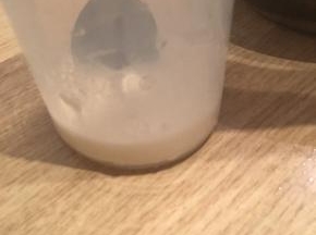 5g吉利丁粉倒入20ml的冷水中溶解