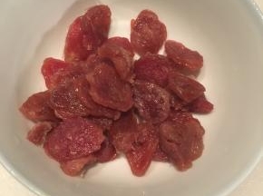 腊肠蒸熟切片