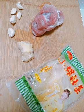 所需主食材如下。