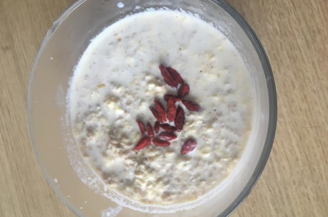 牛奶鸡蛋燕麦粥