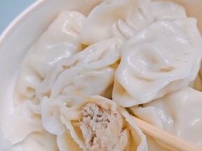 趁热吃上一碗，幸福来得真是太容易。