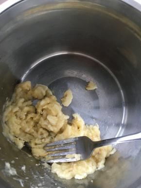 香蕉压成香蕉泥