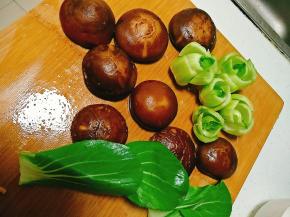 所需主食材如下。