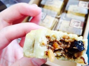 香喷喷的五仁月饼出炉啦