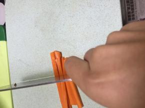 胡萝卜同样切丁