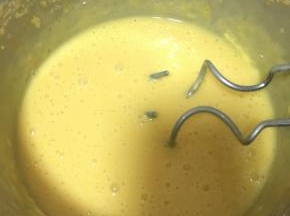 步骤五：
将低粉和所有材料搅拌混合均匀