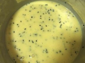 步骤七：
将黑芝麻和所有材料混合