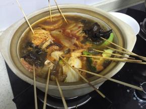 煮熟，即可一串一串的吃