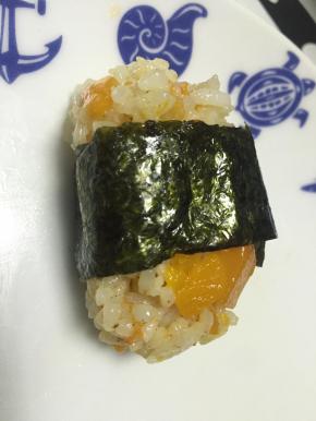 卷好放入盘中即可食用