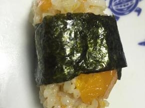 卷好放入盘中即可食用