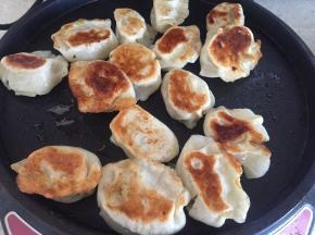 盖上电饼铛，两面煎