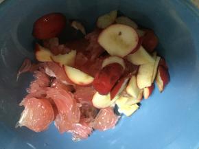 将柚子和山楂混合