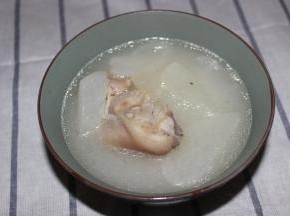 出锅前加入盐调味盛出即可