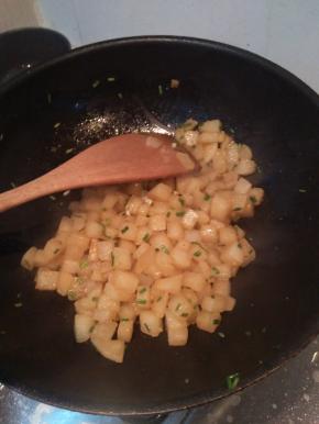 大火一直煮，煮至汤汁收完即可