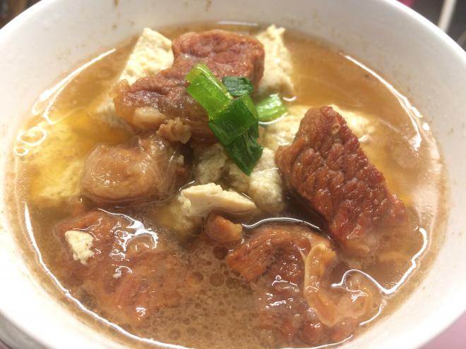 牛腩炖豆腐