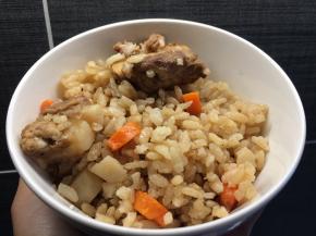 饭煮好后不要着急打开，再按一次煮饭键，再次煮好后即可打开享用。