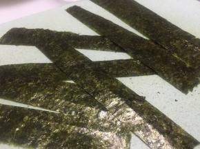 需要海苔1片，切条