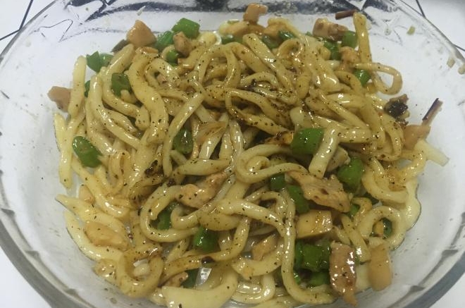 黑芝麻五花肉浇头面