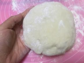 将面粉和好，醒面20分钟