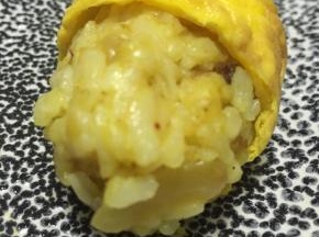 卷好放入盘中即可食用