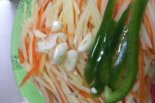 凉拌胡萝卜土豆丝