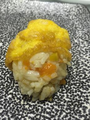 卷好放入盘中即可食用