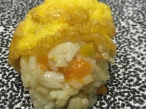 卷好放入盘中即可食用