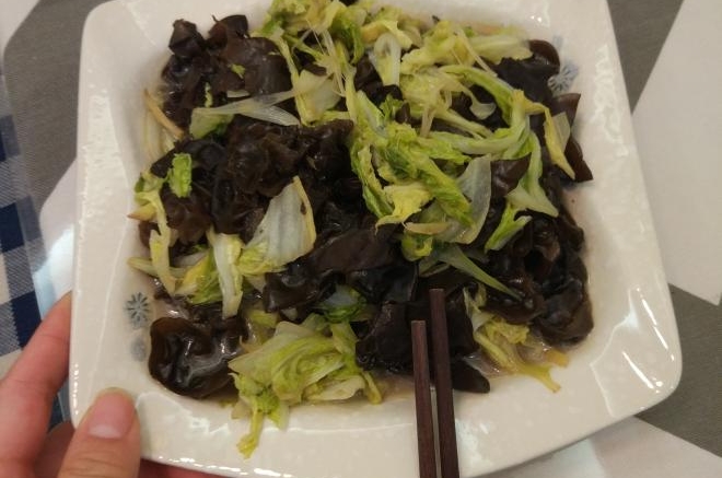 白菜炒木耳