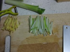 葱姜切丝