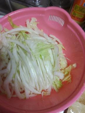 白菜帮单独放，控一下水分