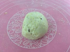 揉成光滑的面团。