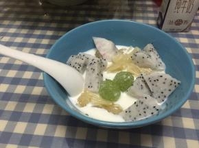 浇上纯牛奶，即可