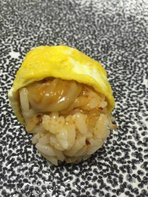 卷好放入盘中即可食用