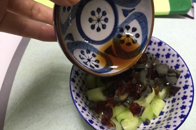 皮蛋拌黄瓜