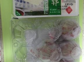 准备内酯豆腐、皮蛋