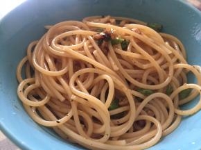 加入黑胡椒汁，拌匀即可食用