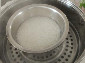 大火十分钟左右，外表看不到水分之后开小火