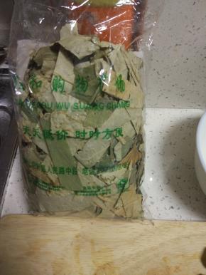 干荷叶适量备用